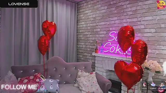 Snapshot of SarahCoksss chatting on 02/16/25, 12:52 SarahCoksss online show from 02/16/25, 12:52