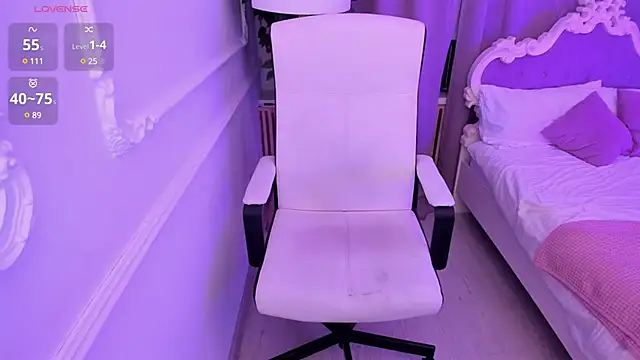 Snapshot of Lily_Marlin chatting on 03/01/25, 02:48 Lily Marlin online show from 03/01/25, 02:48