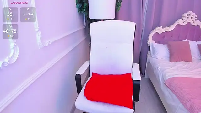 Snapshot of Lily_Marlin chatting on 03/06/25, 04:08 Lily Marlin online show from 03/06/25, 04:08