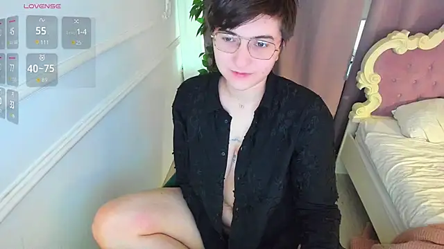 Snapshot of Lily_Marlin chatting on 10/23/25, 10:25 Lily Marlin online show from 10/23/25, 10:25