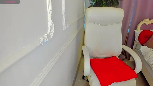 Snapshot of Lily_Marlin chatting on 04/04/26, 07:06 Lily Marlin online show from 04/04/26, 07:06