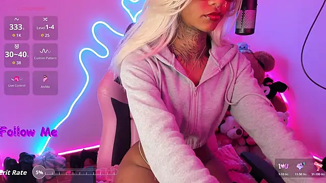 Snapshot of AshantiiSweet chatting on 12/15/25, 11:14 AshantiiSweet online show from 12/15/25, 11:14