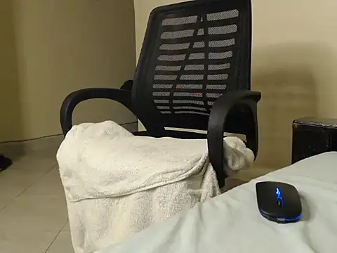 CurvyGlass online show from 01/03/25, 01:38