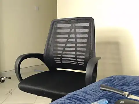 CurvyGlass online show from 01/10/25, 08:40