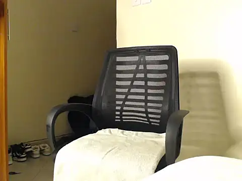 Snapshot of CurvyGlass chatting on 01/19/25, 01:10 CurvyGlass online show from 01/19/25, 01:10