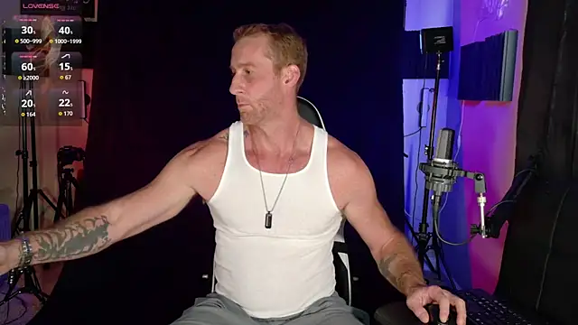 Snapshot of FiftyShadez chatting on 09/21/25, 07:59 FiftyShadez online show from 09/21/25, 07:59