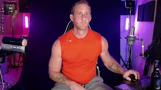 Snapshot of FiftyShadez chatting on 09/25/25, 12:03 FiftyShadez online show from 09/25/25, 12:03