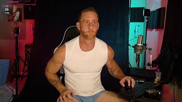 Snapshot of FiftyShadez chatting on 10/11/25, 03:21 FiftyShadez online show from 10/11/25, 03:21