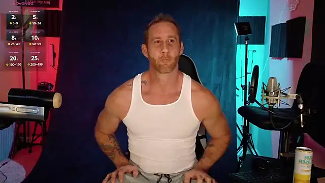 Snapshot of FiftyShadez chatting on 11/06/25, 01:28 FiftyShadez online show from 11/06/25, 01:28