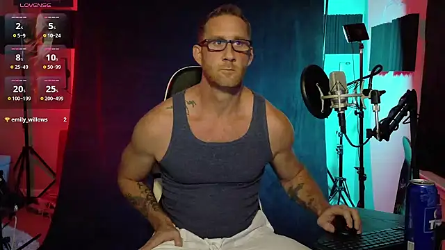 Snapshot of FiftyShadez chatting on 11/28/25, 11:18 FiftyShadez online show from 11/28/25, 11:18