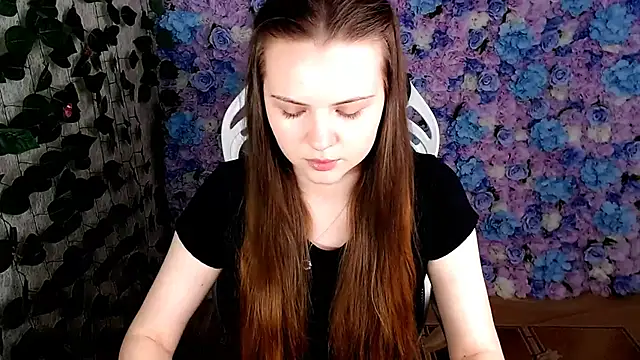 IxxiLiana online show from 10/18/25, 05:10