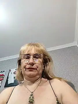 Snapshot of koroleva70 chatting on 06/30/26, 10:27 koroleva70 online show from 06/30/26, 10:27
