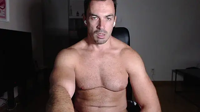 Snapshot of Hammer_Top chatting on 09/25/25, 08:01 Hammer Top online show from 09/25/25, 08:01