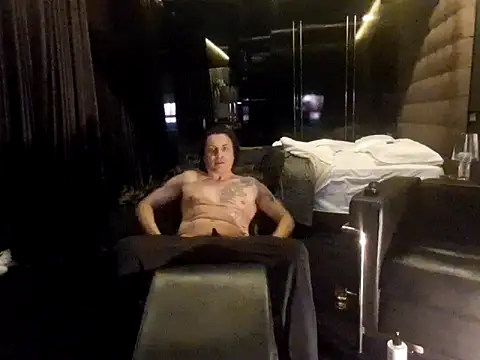 Snapshot of ciame78 chatting on 11/12/25, 12:55 ciame78 online show from 11/12/25, 12:55