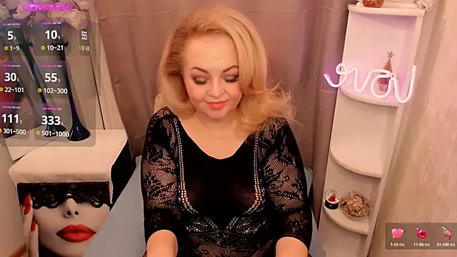 Snapshot of ShannaKingson chatting on 01/10/25, 07:43 ShannaKingson online show from 01/10/25, 07:43