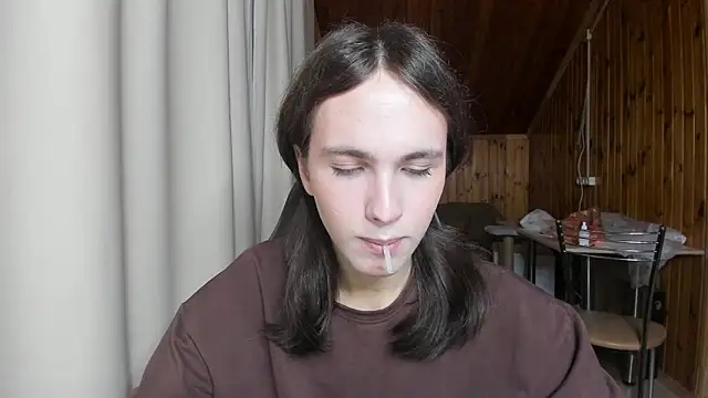 Snapshot of fcherthth chatting on 12/20/24, 08:12 fcherthth online show from 12/20/24, 08:12