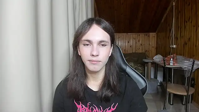 Snapshot of fcherthth chatting on 12/22/24, 01:01 fcherthth online show from 12/22/24, 01:01