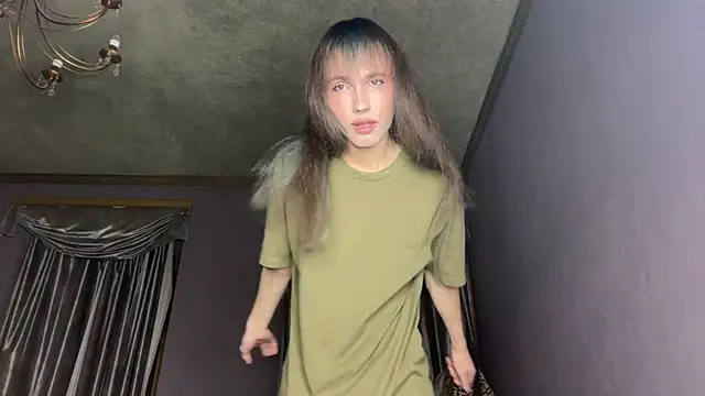 Snapshot of fcherthth chatting on 10/27/25, 04:55 fcherthth online show from 10/27/25, 04:55