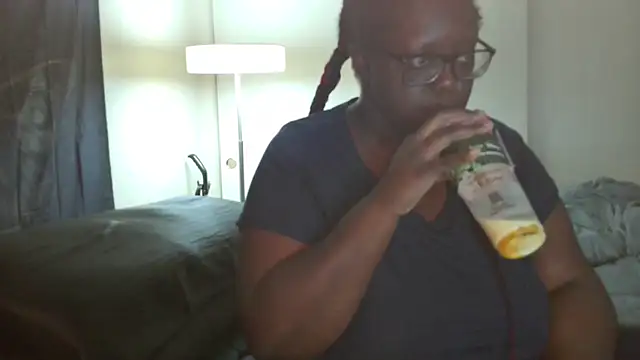 Snapshot of Yagurl__west chatting on 01/11/25, 11:56 Yagurl west online show from 01/11/25, 11:56