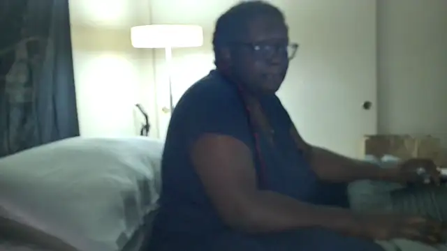 Snapshot of Yagurl__west chatting on 01/13/25, 05:01 Yagurl west online show from 01/13/25, 05:01