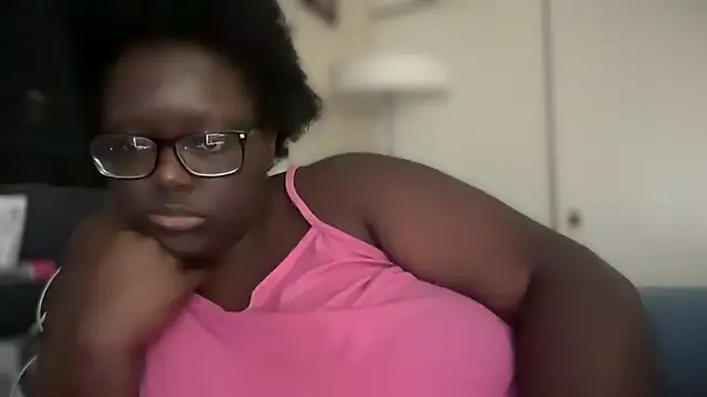 Snapshot of Yagurl__west chatting on 01/27/25, 10:27 Yagurl west online show from 01/27/25, 10:27