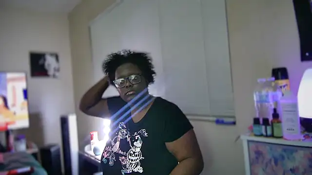 Snapshot of Yagurl__west chatting on 02/03/25, 01:52 Yagurl west online show from 02/03/25, 01:52