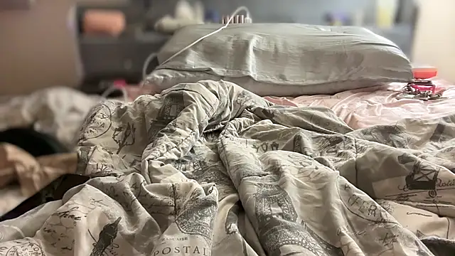 Snapshot of Yagurl__west chatting on 02/20/25, 06:13 Yagurl west online show from 02/20/25, 06:13