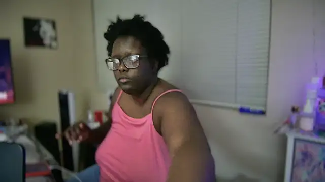 Snapshot of Yagurl__west chatting on 03/05/25, 02:36 Yagurl west online show from 03/05/25, 02:36