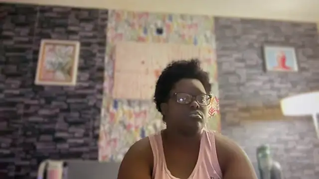 Snapshot of Yagurl__west chatting on 09/20/25, 04:46 Yagurl west online show from 09/20/25, 04:46