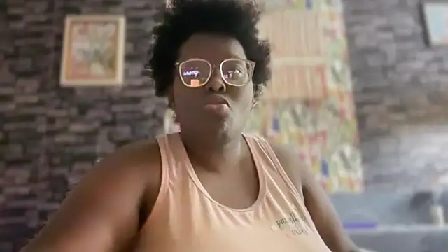 Snapshot of Yagurl__west chatting on 09/27/25, 05:01 Yagurl west online show from 09/27/25, 05:01