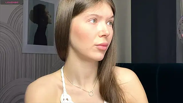 Snapshot of viviann_evans chatting on 02/19/25, 01:29 viviann evans online show from 02/19/25, 01:29