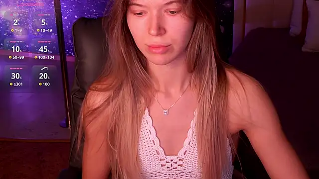 Snapshot of viviann_evans chatting on 11/28/25, 01:30 viviann evans online show from 11/28/25, 01:30