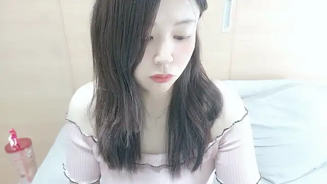 Snapshot of Arisa__ chatting on 05/05/26, 12:51 Arisa online show from 05/05/26, 12:51