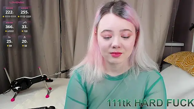   KawaiiYuki   online show from 12/30/24, 01:15