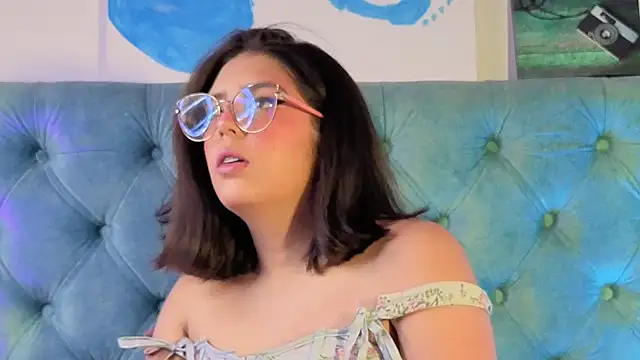 Paola Lyon  online show from 01/16/26, 07:07