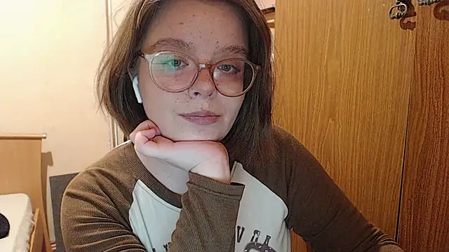 Snapshot of Chmiri_cb chatting on 12/18/24, 05:31 Chmiri cb online show from 12/18/24, 05:31