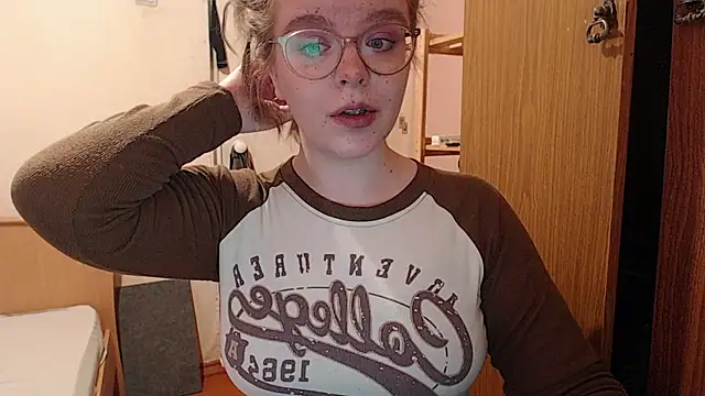 Snapshot of Chmiri_cb chatting on 01/19/25, 04:44 Chmiri cb online show from 01/19/25, 04:44