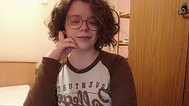 Snapshot of Chmiri_cb chatting on 02/09/25, 09:26 Chmiri cb online show from 02/09/25, 09:26