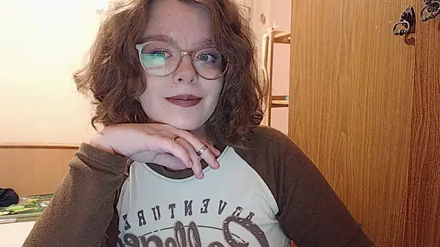 Snapshot of Chmiri_cb chatting on 03/15/25, 12:13 Chmiri cb online show from 03/15/25, 12:13