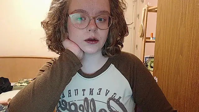 Snapshot of Chmiri_cb chatting on 03/21/25, 09:56 Chmiri cb online show from 03/21/25, 09:56