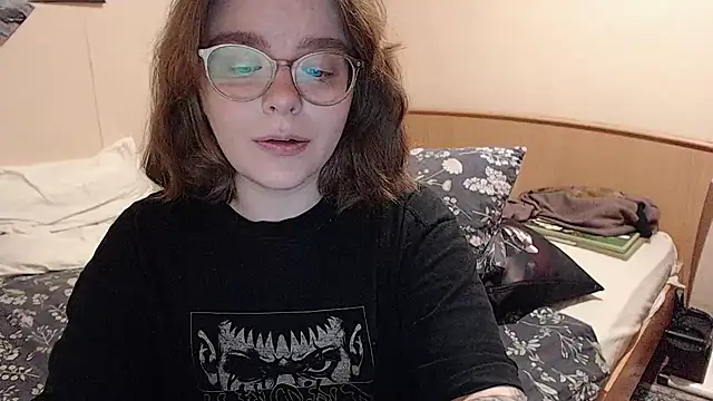 Snapshot of Chmiri_cb chatting on 09/25/25, 02:43 Chmiri cb online show from 09/25/25, 02:43