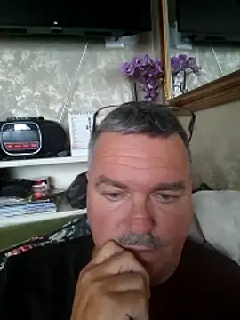 Snapshot of Tbone17 chatting on 04/16/26, 05:19 Tbone17 online show from 04/16/26, 05:19