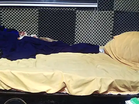 Arabeyes online show from 10/31/25, 10:33