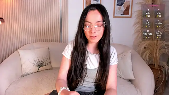 Snapshot of ana_ev chatting on 03/17/26, 06:39 ana ev online show from 03/17/26, 06:39