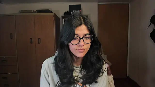 Snapshot of valerie__skyy chatting on 01/07/25, 03:35 valerie skyy online show from 01/07/25, 03:35