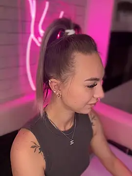 MiaMinx online show from 12/04/24, 10:41