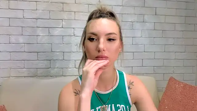 MiaMinx online show from 02/07/25, 04:37