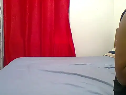 Snapshot of sexy__candyy chatting on 04/18/26, 04:00 sexy candyy online show from 04/18/26, 04:00