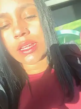 pamela anderson  online show from 12/22/24, 11:33