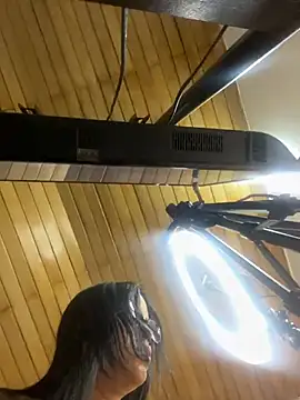 pamela anderson  online show from 02/05/25, 06:56